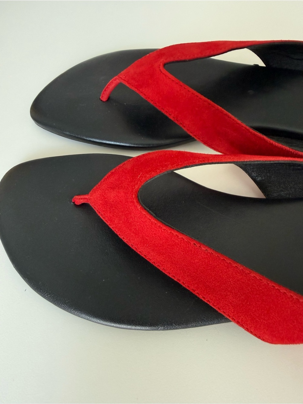 Zara Women’s Flat Leather Thong Sandal, size 9 - Picture 2 of 5